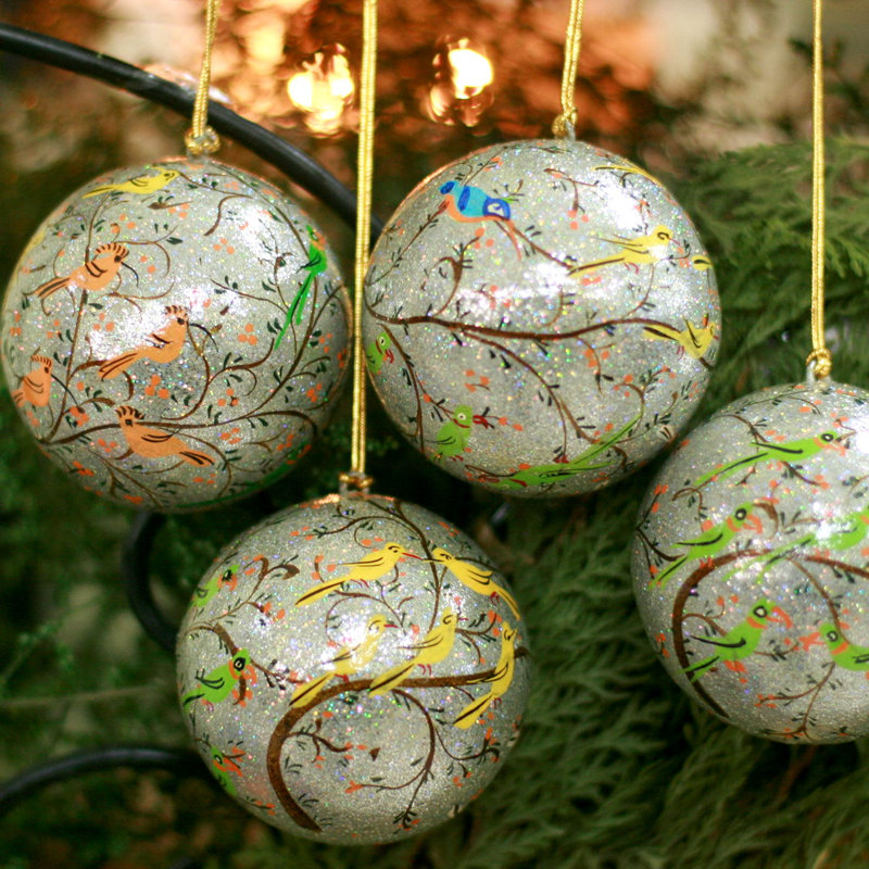 Ornement boule de papier mâché