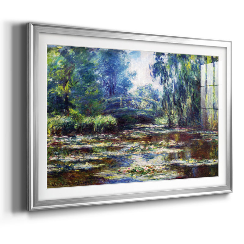 «Water Lillies In Monets Garden» encadré sur papier par Claude Monet, Argent, H 27 po x l 39 po x P 1,5 po