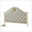 Revêtement capitonné et lit à DEL en bois beige