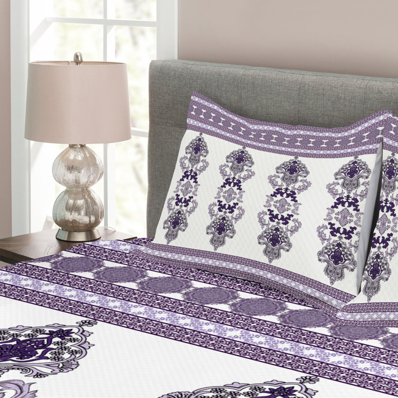 Lavender/Purple/White 100% Microfibre Bedspread, 200 x 220 cm