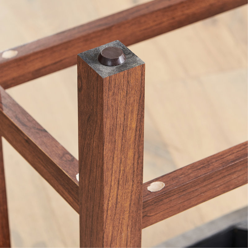 Table de bar et chaise 4 pièces avec charge de courant alternatif, table de 59 pouces, 3 tabourets en lin confortables résistants aux éclaboussures, pieds en bois massif, prise de courant encastrée pour salle à manger, tabourets rembourrés, pour la vie