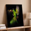 Reproduction d'art sur toile, un perroquet vert vibrant en vol-954830742