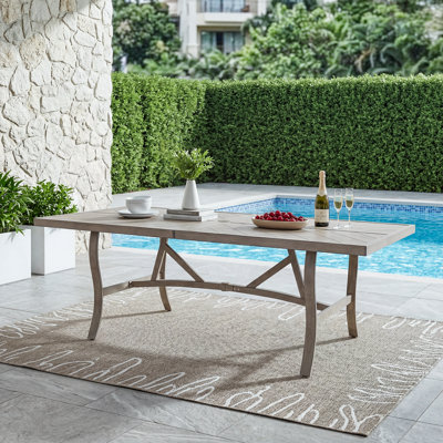 Table de salle à manger en métal avec trou pour parasol