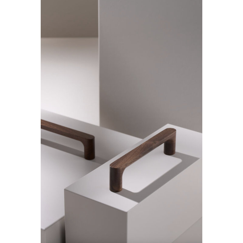 Pinta Walnut Bar / Handle Pull, 5"