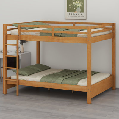Lit superposé en bois avec échelle