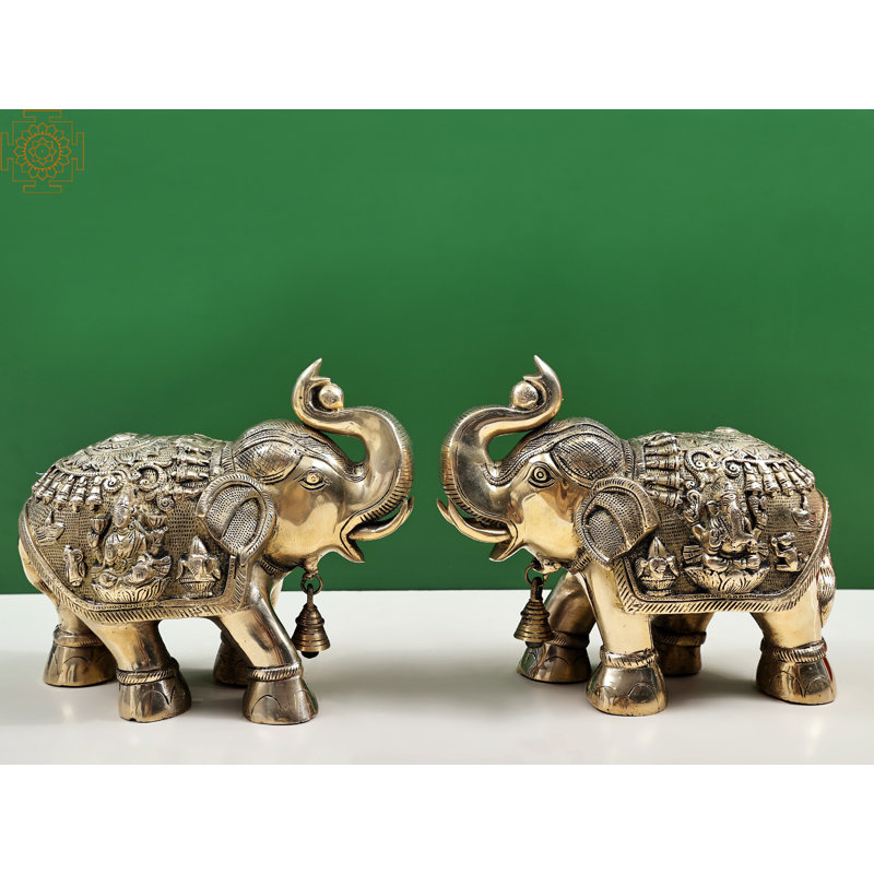 Éléphant royal avec Ganesha et Lakshmi