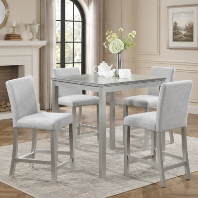 Ensemble de table 5 pièces à hauteur de comptoir, ensemble de table de cuisine en bois avec table carrée et 4 chaises rembourrées, ensemble de table de salle à manger à hauteur de comptoir avec décoration en cristal et ensemble de chaises, gris argenté