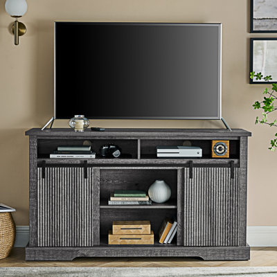 Meuble télé avec armoires de rangement et porte de grange coulissante