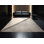 Tapis minimaliste beige à motif de pales lavables à la machine Brennan Katana
