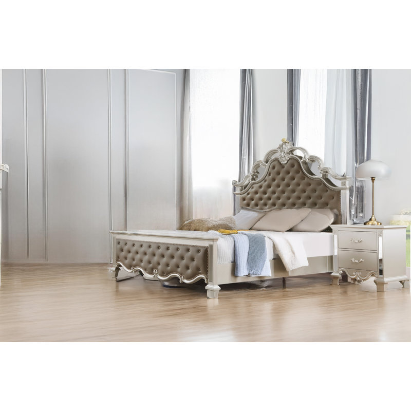 Ensemble de chambre à coucher tapissier à panneaux Ebonee