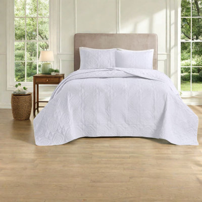Spacious Reversible White Bedding Set, King/cal King, Cozy Home Style