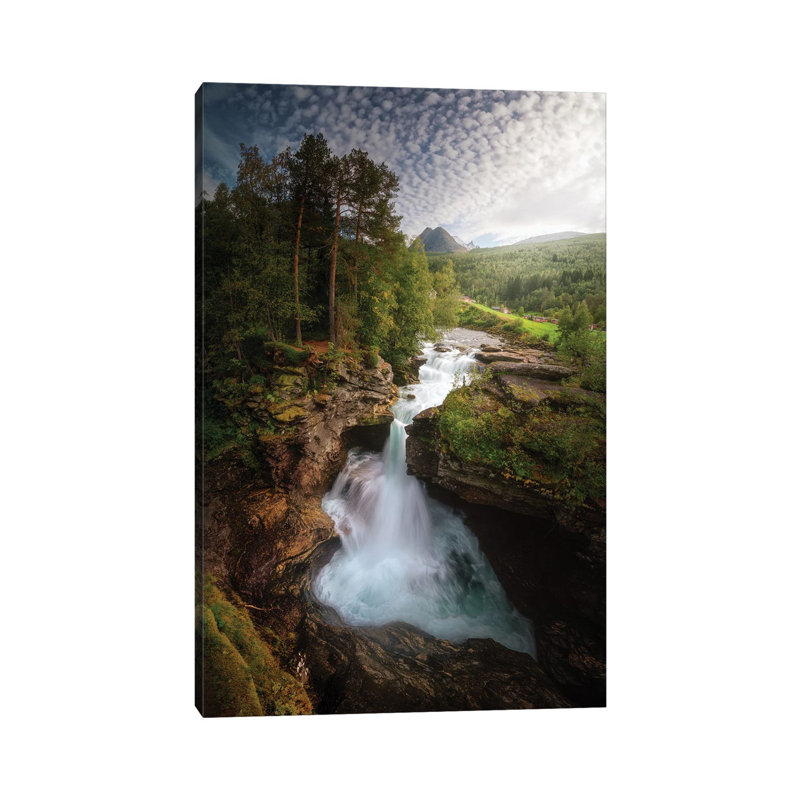 Ve by Juan Pablo De Miguel - Wrapped Canvas Print, 66.04 cm H x 45.72 cm W x 1.91 cm D