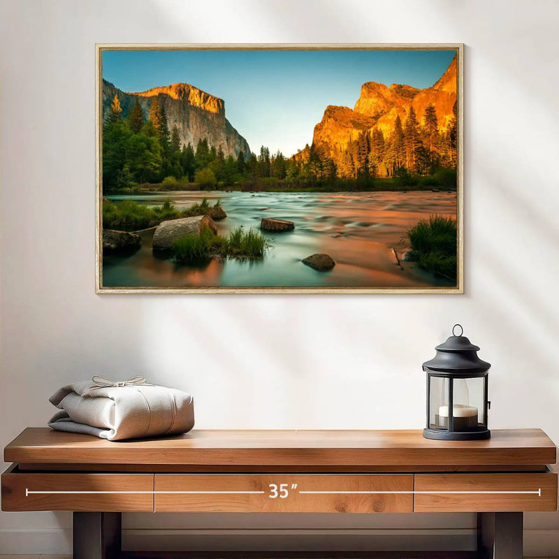 Placid Yosemite Waters, 25 po x 17 po, Cadre flottant en bois naturel