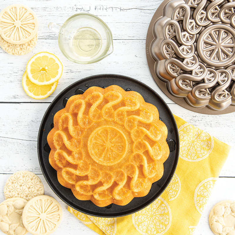 Nordic Ware Aluminum Non-Stick Novelty Round Pan