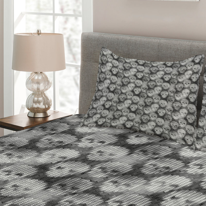 Skull Polyester Chevron / Zig Zag Coverlet, King Bedspread + 2 Shams