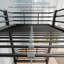 Structure de lit superposé simple au-dessus d'un lit simple en métal courbé, lit superposé robuste avec garde-corps de sécurité, échelle robuste avec de larges marches, mobilier de chambre peu encombrant-2034952394