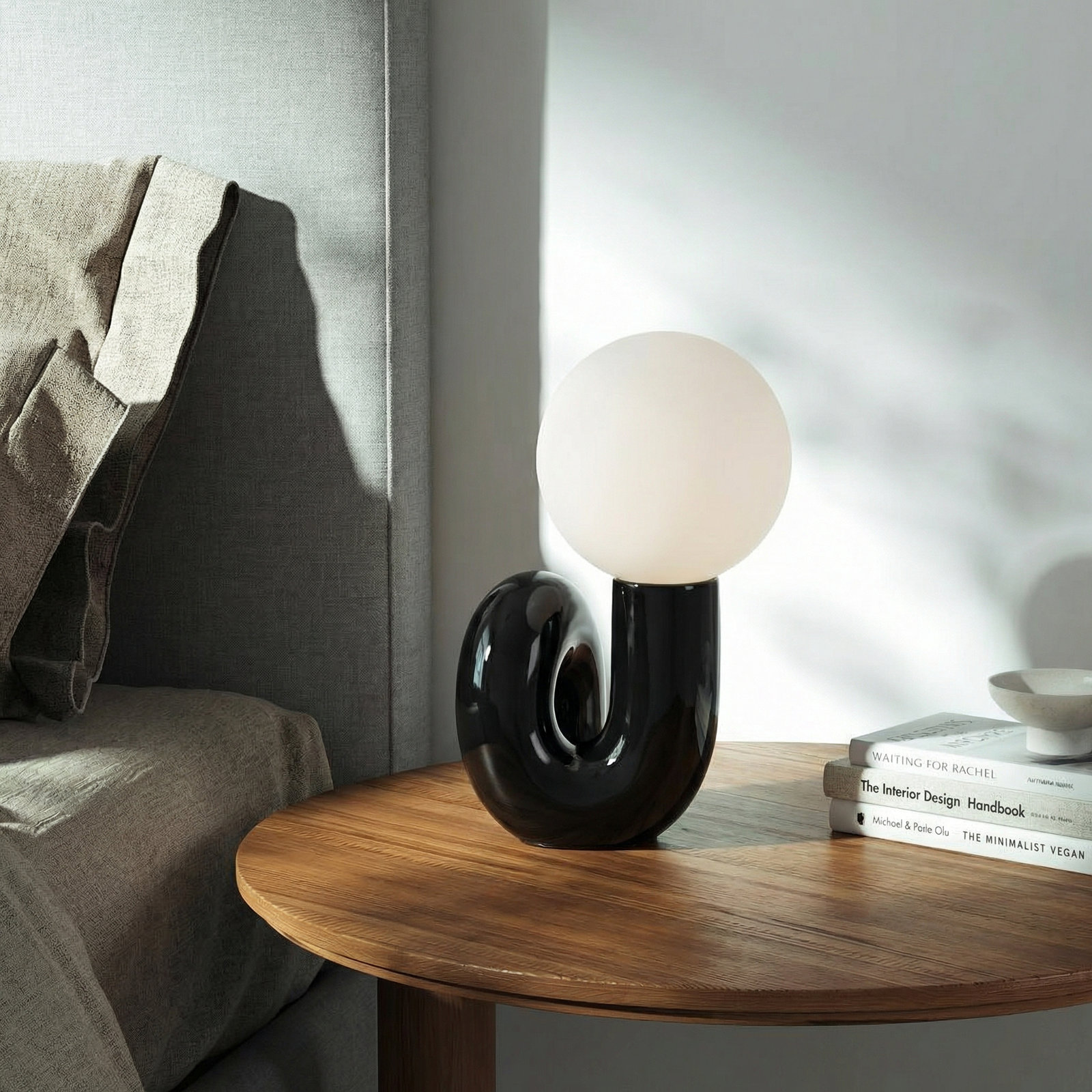 Verda Resin Table Lamp, Black
