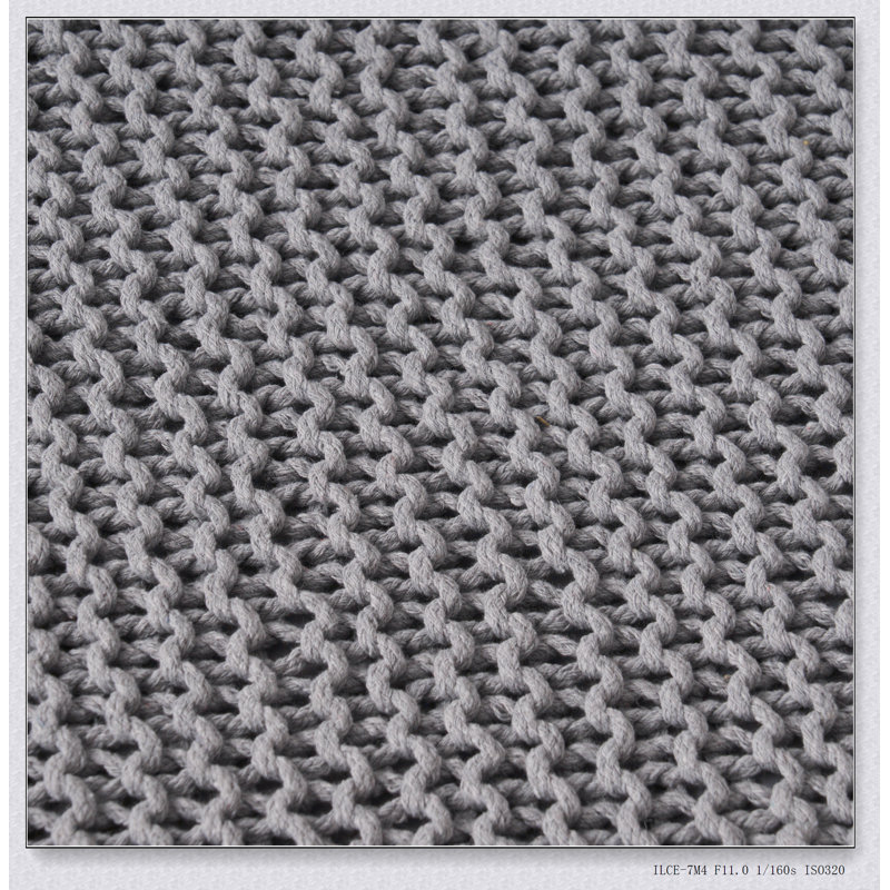 TABOURET EN TRICOT TRICOTÉ