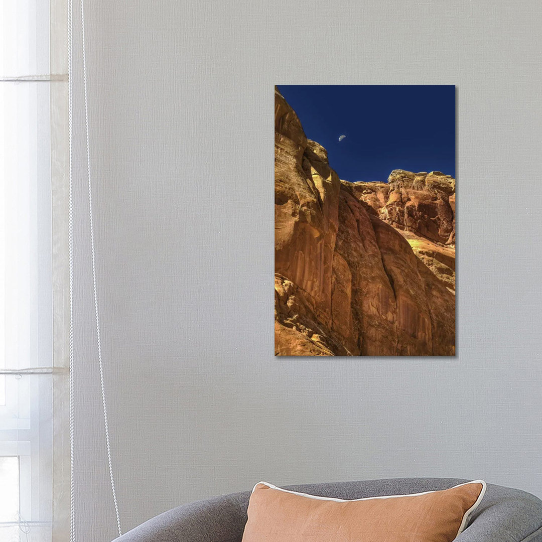 Towering Moon von Bill Sherrell - Galerie-verpackte Leinwand Giclée auf Leinwand