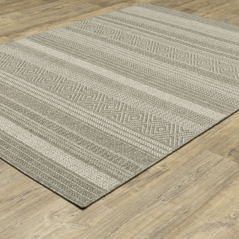 Striped Indoor / Outdoor Rug, Rectangle 3'3" x 5'