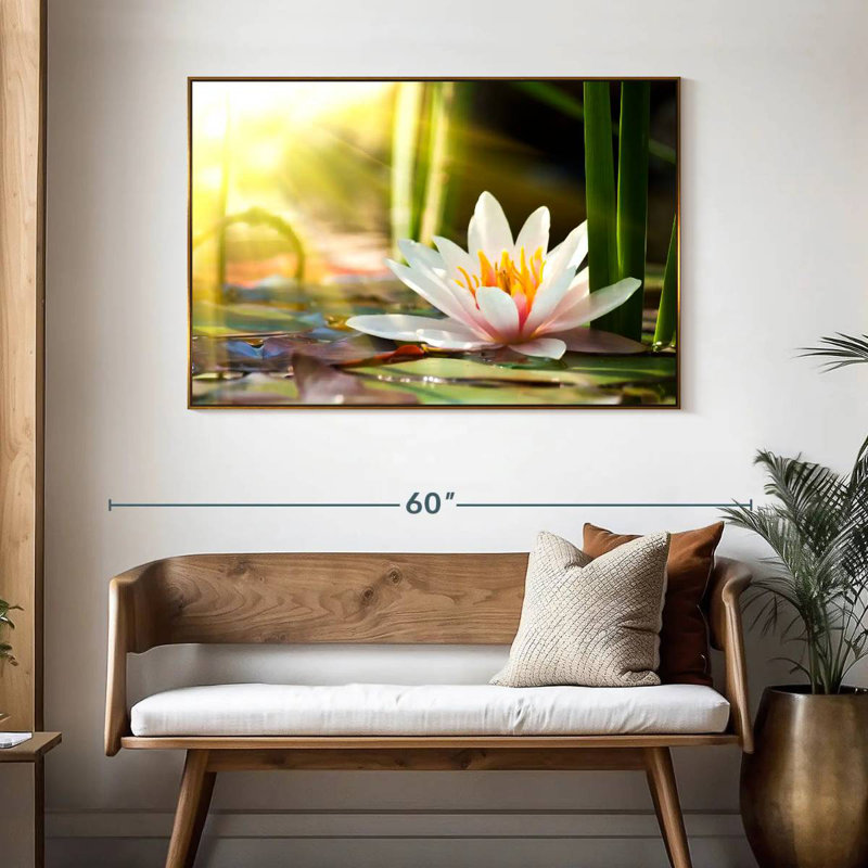 Nénuphar ensoleillé, 46 po x 31 po, Cadre flottant doré