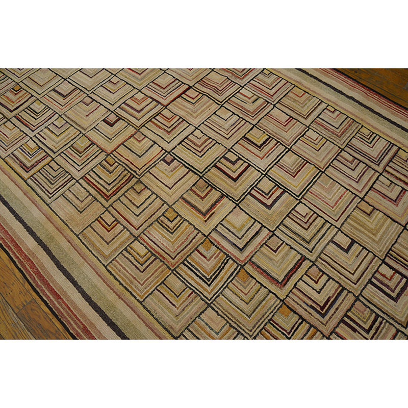 Petit tapis crocheté à motif géométrique antique