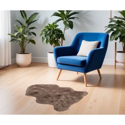 Tapis en peau mouton taupe area Ariah