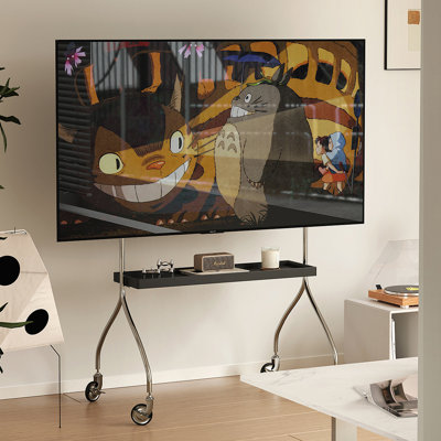 Marchez autour du meuble télé avec un meuble mobile antique pour un meuble télé sur pied et un meuble télé à projection