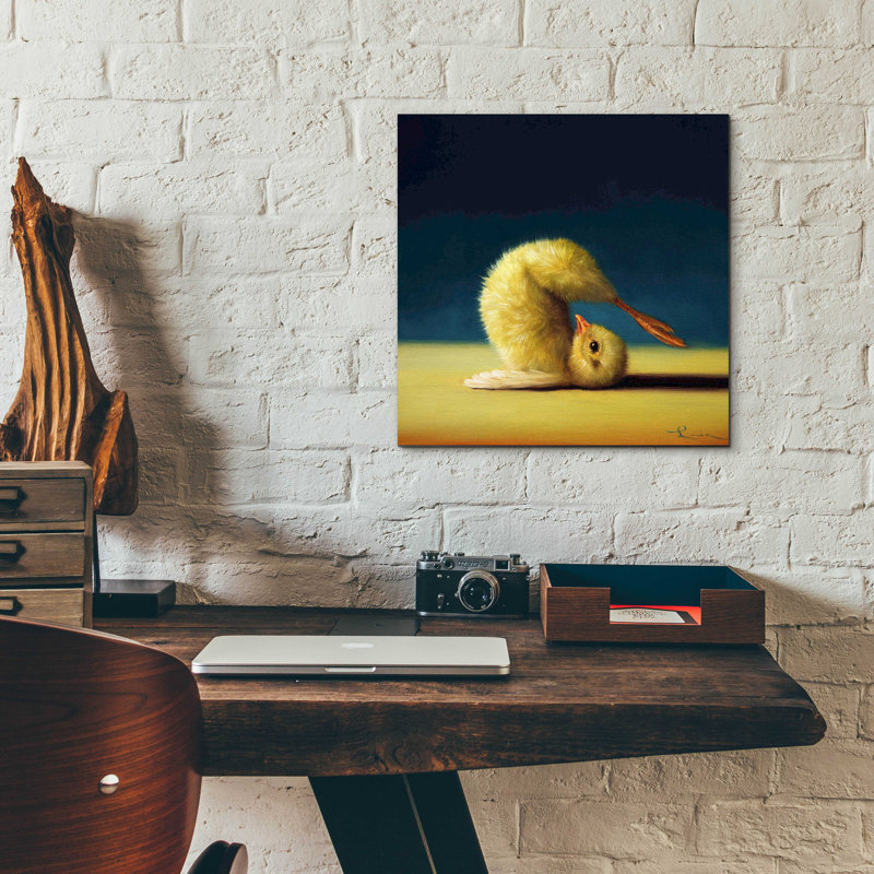 «Yoga Chick Plow Pose» par Lucia Heffernan, H 12 po x l 12 po x P 0,13 po