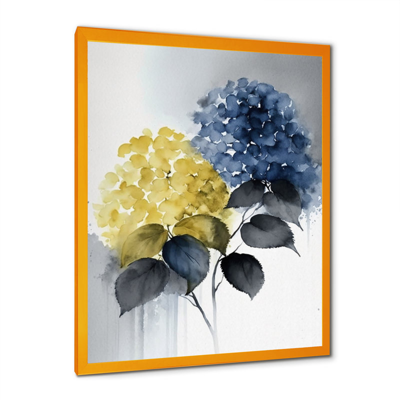 «Yellow Hydrangea Blooms - Hydrangea», reproduction sur toile encadrée, H 32 po x l 24 po, Cadre doré