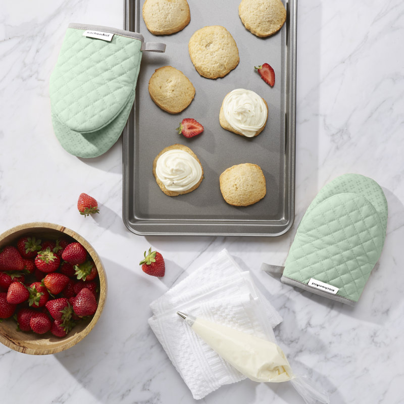 Pistachio Green Silicone Grip Mini Oven Mitt Set, 5.5"x8", 2-Piece