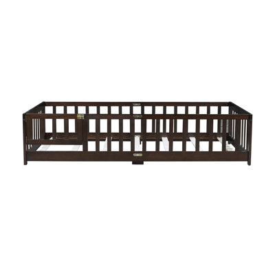 Lit simple au sol avec clôture, lit en bois d'hévéa avec garde-corps de sécurité