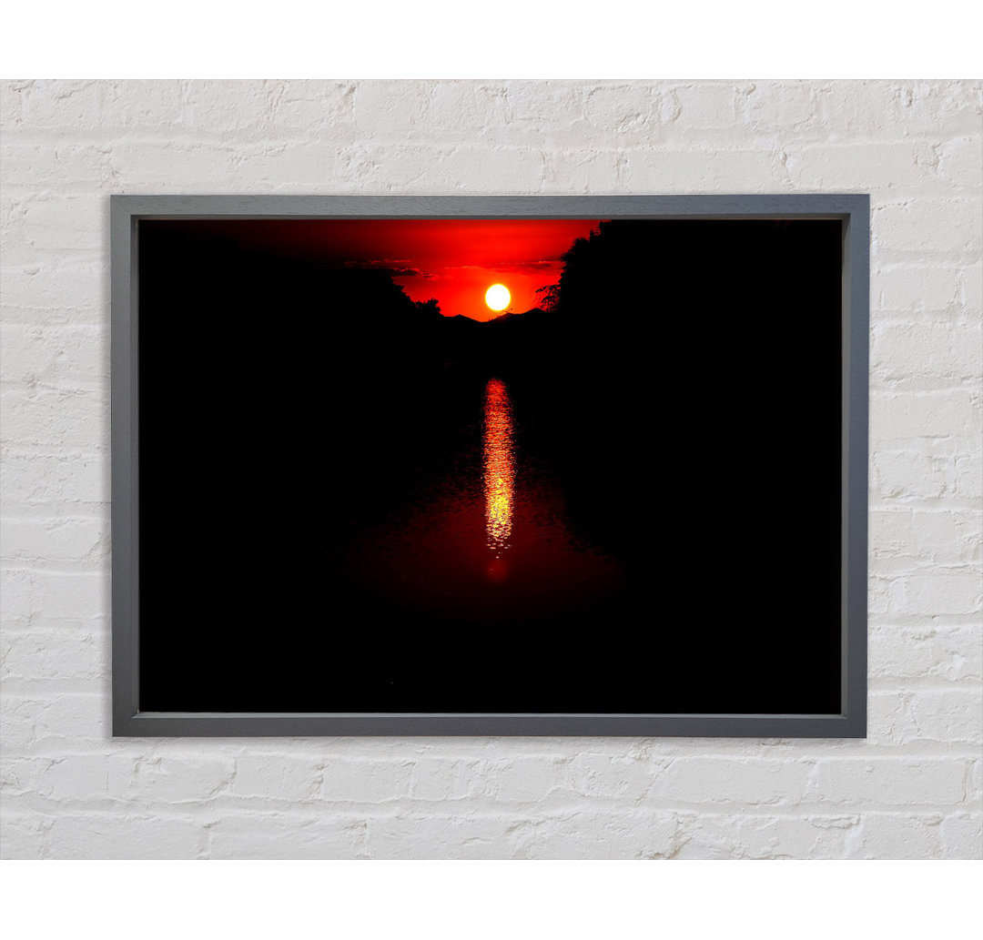 As The Stunning Red Sun Goes Down - Single Picture Frame Kunstdrucke auf Leinwand