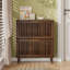 Armoire de rangement à portes à lattes en noyer-431808263
