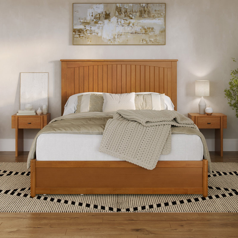 Lit plateforme en bois massif Lamaiyah avec pied de lit et tiroirs de rangement, Caramel clair, Grand