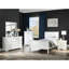 Lit simple blanc en bois massif pour la chambre à coucher, pieds de support, style transitionnel de qualité anglaise, base requise