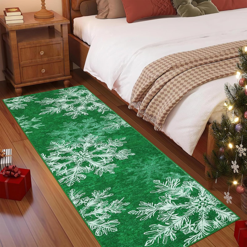 Runner Rug Green Snowflake Washable Hallway Area Rug Non Slip Soft Xmas Carpet Runner Low Pile Stain Resistant Long Kitchen Mat for Bedroom Dining Room