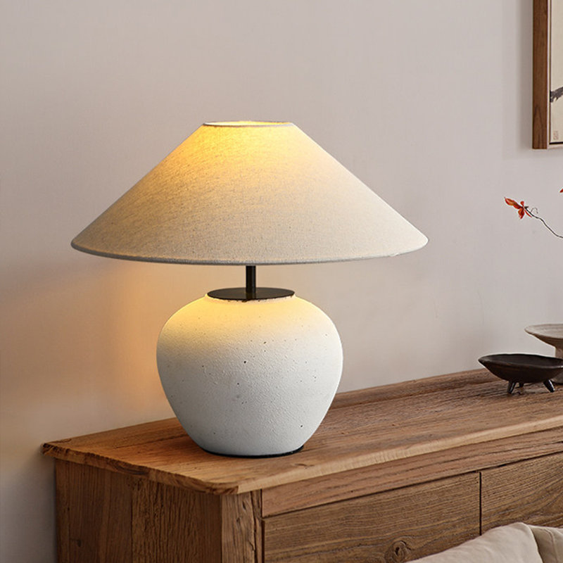 Petite lampe de table moderne en céramique blanc cassé avec abat-jour en mélange de coton pour le salon de la chambre à coucher, ampoule incluse