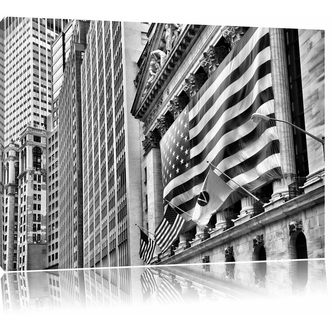 Leinwandbild Amerikanische Flagge in New York in Monochrom