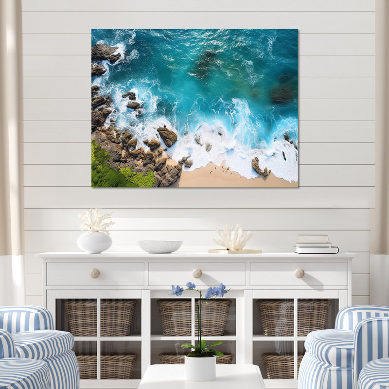 Vue aérienne de Rocky Beach VI - plage et océan, art mural, Cadre flottant blanc, H 12 po x l 20 po x P 1 po