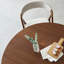 Petite table ronde moderne et simple-391844915