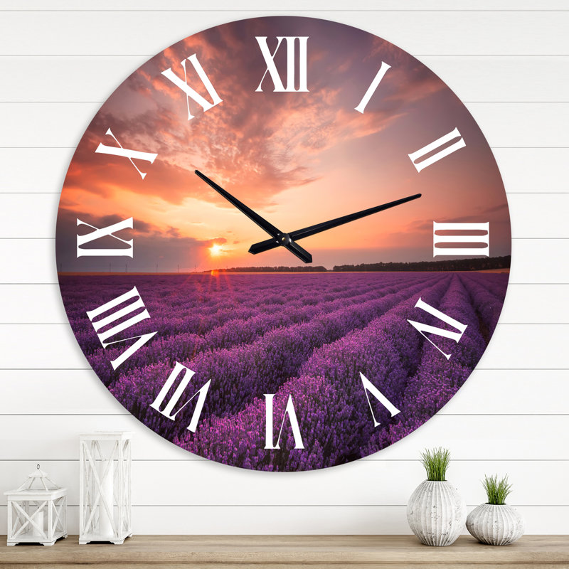 Lever de soleil et nuages dramatiques au-dessus du champ de lavande - horloge murale, Grand