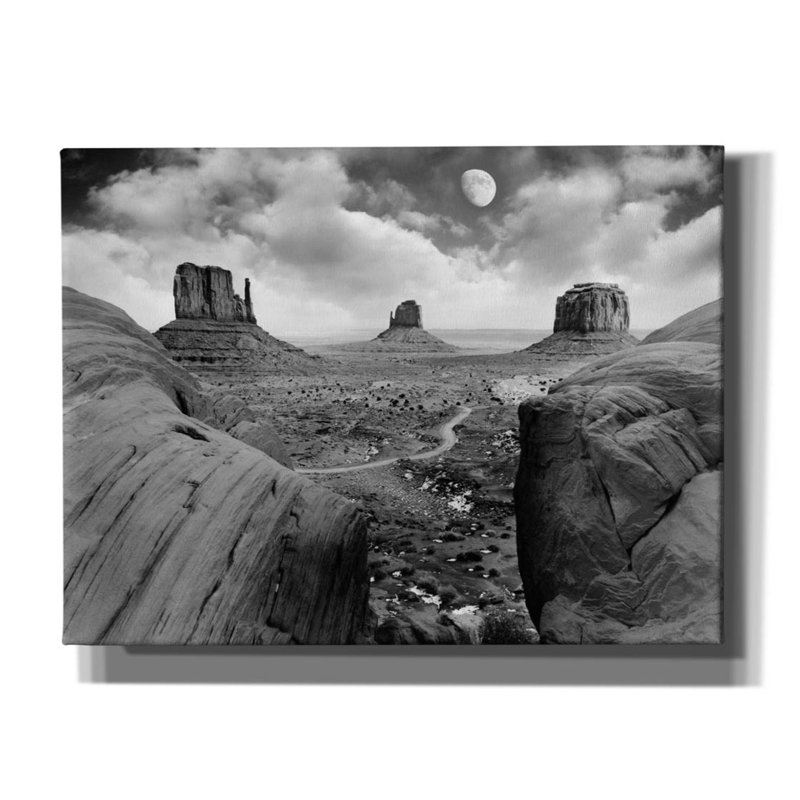 «Monument Valley Moonrise, Arizona 07» par Monte Nagler, reproduction d'art sur toile, H 12 po x l 16 po x P 0,75 po