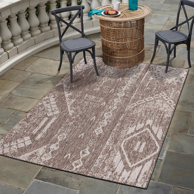 Brison Geometric Indoor / Outdoor Rug, Rectangle 7'10" x 10'
