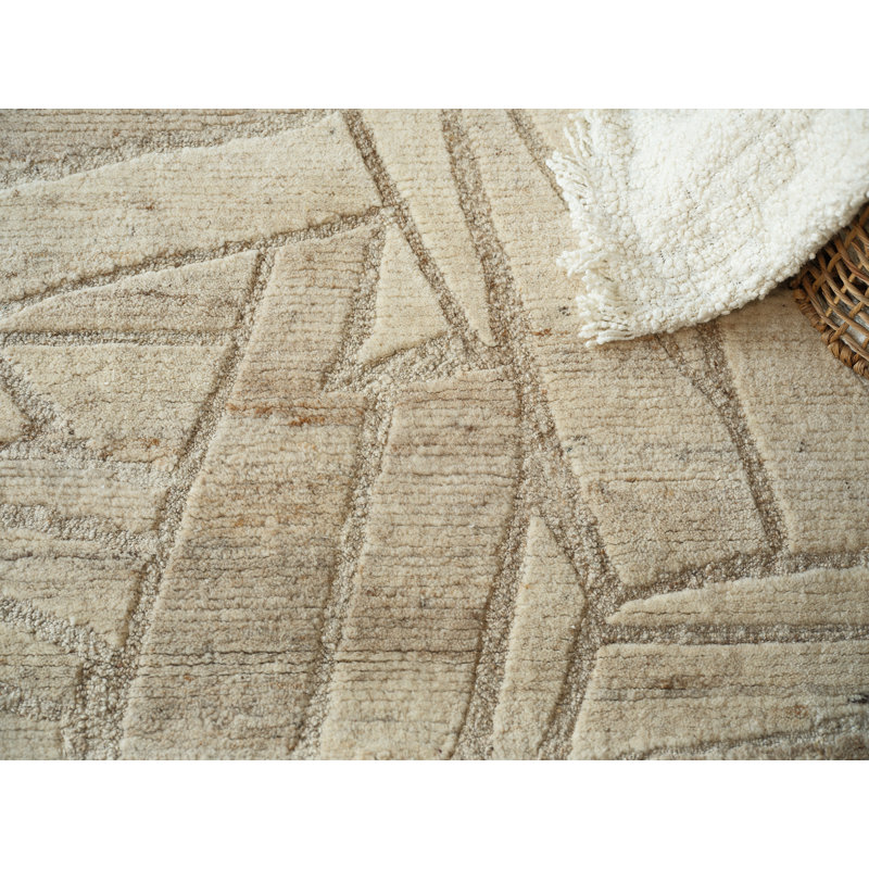 Boma hand-knotted Wool Beige Area Rug, 9'X12'
