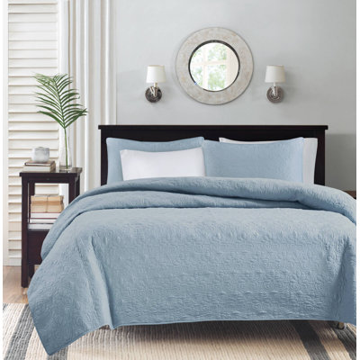 Quebec Blue Reversible 3-Piece Full/Queen Quilt Set