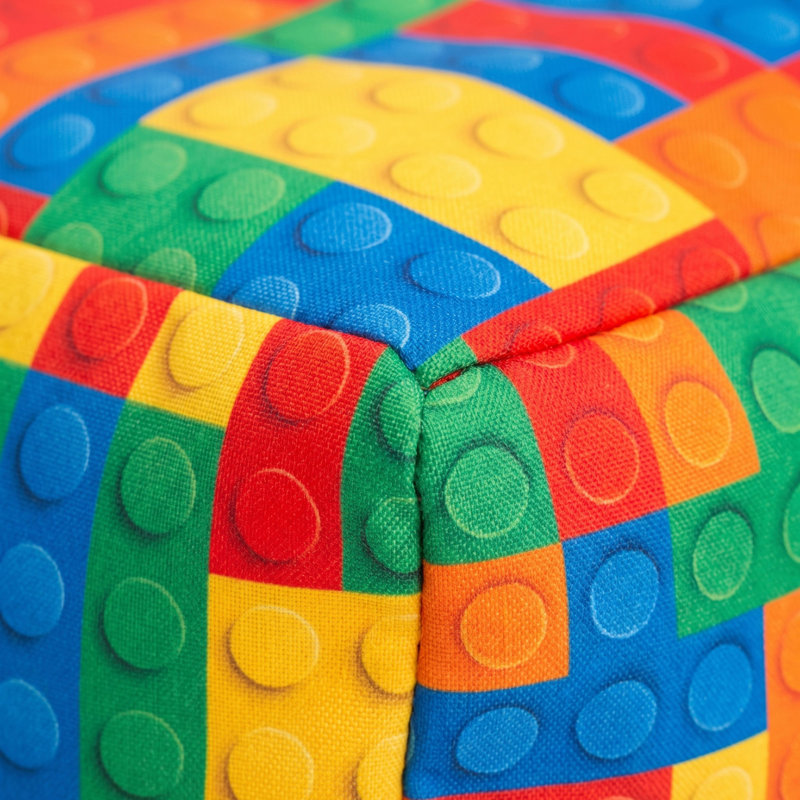 Repose-pieds et pouf cubiques