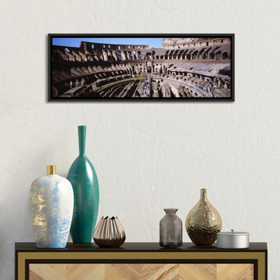 Vue à angle élevé de la touriste dans un Amphithéâtre, Colisée, Rome, Italie par Panoramic Images - Reproduction de giclée sur toile tendue avec châssis