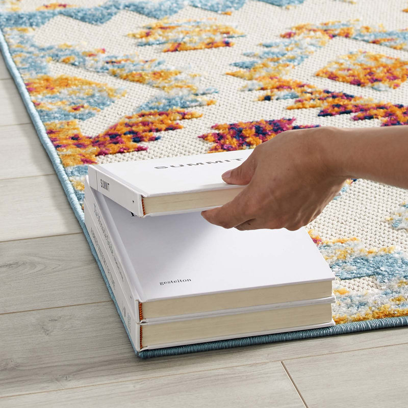 Takara Diamond Trellis 5'x8' Multicolor Indoor/Outdoor Rug