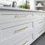 Riverside Bar pull-105752032-37214832